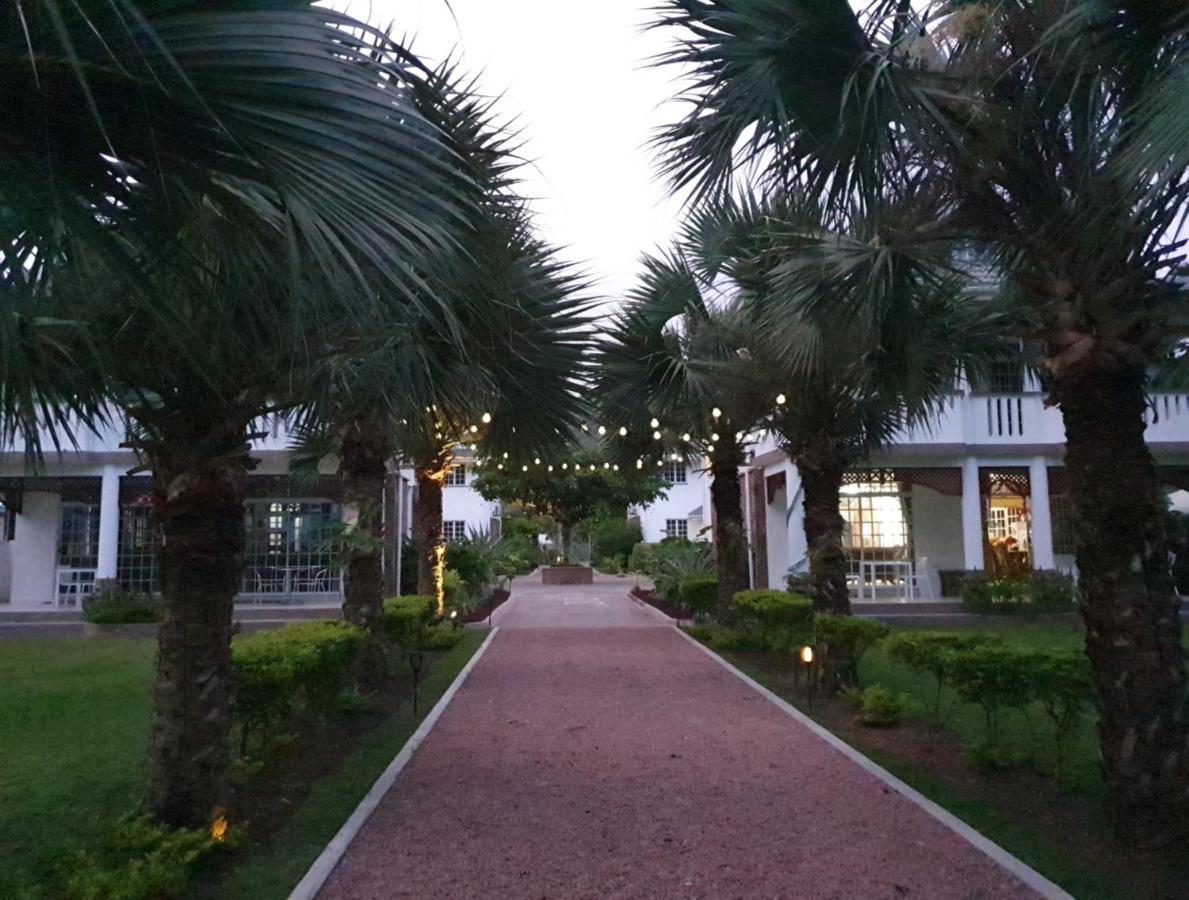 Ocean Jewels Hotel Grand' Anse Buitenkant foto