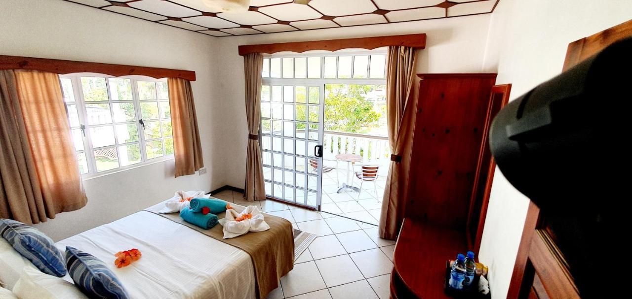 Ocean Jewels Hotel Grand' Anse Buitenkant foto